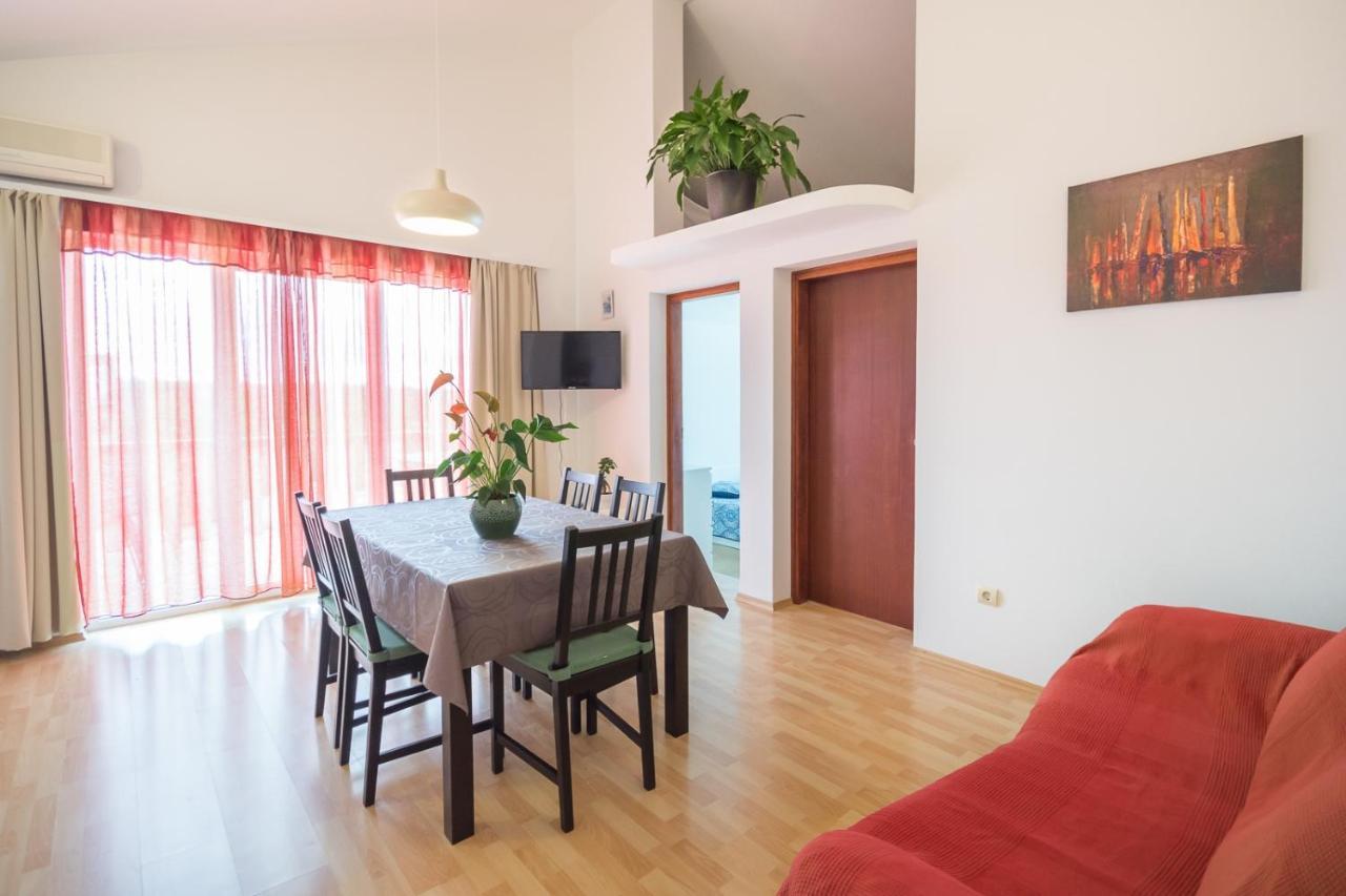 Apartments With A Parking Space Njivice, Krk - 5427 Exterior foto